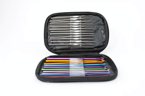 CROCHET HOOKS IN CASE